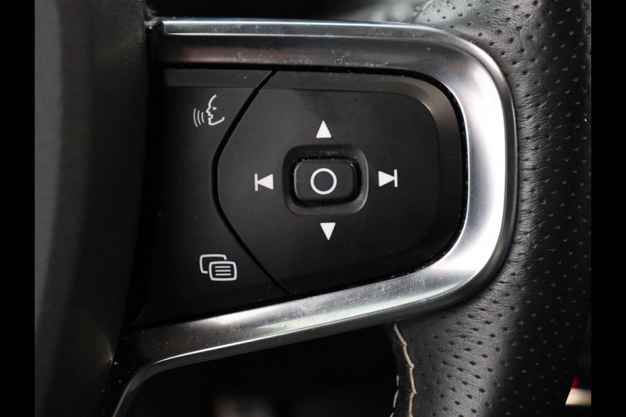 Volvo XC40 Recharge P8 AWD R Design | Warmtepomp | Leder | Stoelverwarming | Harman/Kardon | Adaptive cruise | Camera | Keyless | 19'' | Full LED | Navigatie | Parkeerhulp