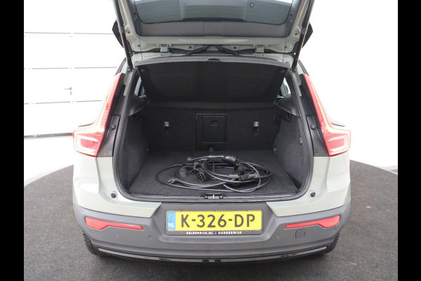 Volvo XC40 Recharge P8 AWD R Design | Warmtepomp | Leder | Stoelverwarming | Harman/Kardon | Adaptive cruise | Camera | Keyless | 19'' | Full LED | Navigatie | Parkeerhulp