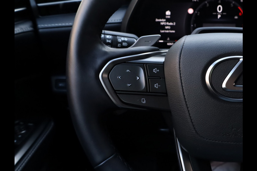 Lexus LBX Relax AWD | Mark Levinson | Head-up | Park Assist