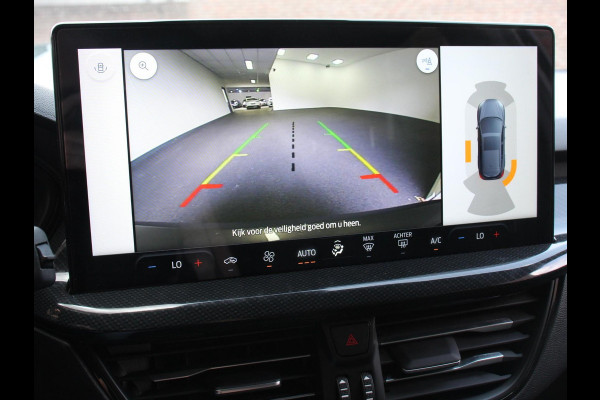 Ford Focus 1.0 Focus 125 PK HB ST-Line Automaat | Navigatie | Climate control | Cruise control | Carplay/Android Auto | LM velgen | Parkeersensoren | Led Matrix koplampen