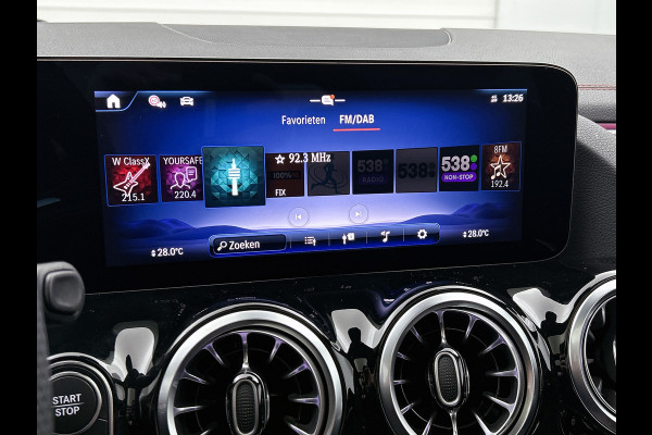 Mercedes-Benz EQA 250+ Business Solution AMG 71 kWh | Trekhaak | Nightpakket | GUARD 360° Voertuigbescherming Plus | Memorypakket | Panoramaschuifdak | Head-up display | 360° camera | Burmester® 3D sound systeem |