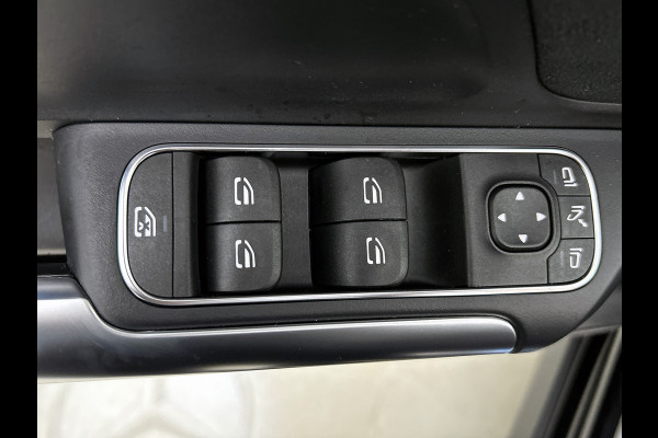 Mercedes-Benz EQA 250+ Business Solution AMG 71 kWh | Trekhaak | Nightpakket | GUARD 360° Voertuigbescherming Plus | Memorypakket | Panoramaschuifdak | Head-up display | 360° camera | Burmester® 3D sound systeem |