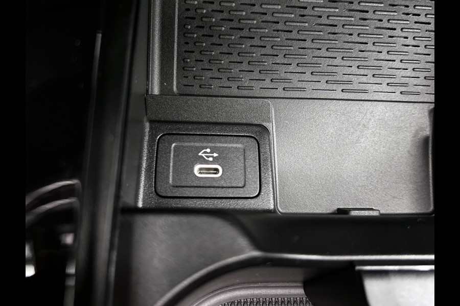 Mercedes-Benz EQA 250+ Business Solution AMG 71 kWh | Trekhaak | Nightpakket | GUARD 360° Voertuigbescherming Plus | Memorypakket | Panoramaschuifdak | Head-up display | 360° camera | Burmester® 3D sound systeem |