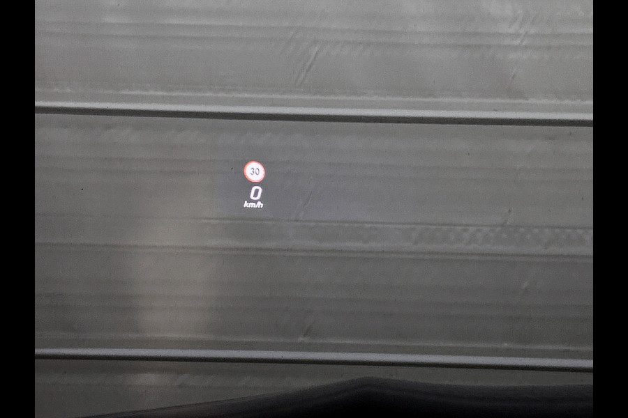 Mercedes-Benz EQA 250+ Business Solution AMG 71 kWh | Trekhaak | Nightpakket | GUARD 360° Voertuigbescherming Plus | Memorypakket | Panoramaschuifdak | Head-up display | 360° camera | Burmester® 3D sound systeem |