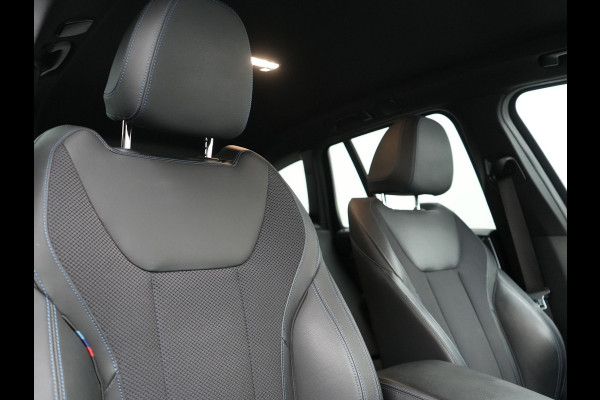 BMW X3 xDrive30e M Sport Plug In Hybrid 293pk Dealer O.H. PHEV | Trekhaak Af Fabriek | Camera | Adaptief Onderstel | Lederen Sportstoelen Verwarmd | Adaptive LED | Hifi Audio | Sfeerverlichting | 20"L.M | Virtual | Navigatie | DAB | Cruise Control |