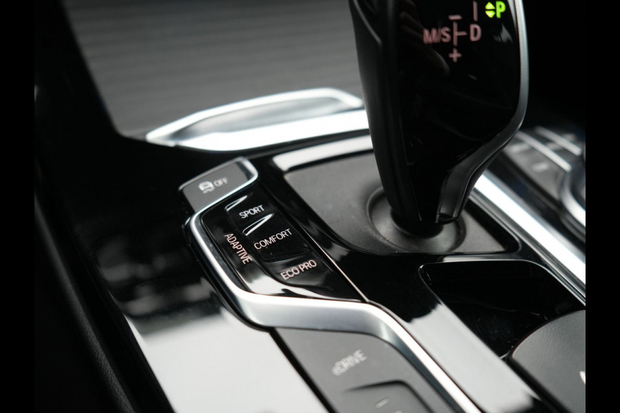 BMW X3 xDrive30e M Sport Plug In Hybrid 293pk Dealer O.H. PHEV | Trekhaak Af Fabriek | Camera | Adaptief Onderstel | Lederen Sportstoelen Verwarmd | Adaptive LED | Hifi Audio | Sfeerverlichting | 20"L.M | Virtual | Navigatie | DAB | Cruise Control |