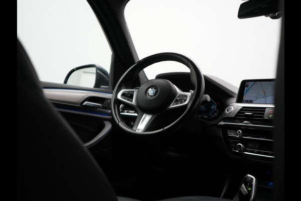 BMW X3 xDrive30e M Sport Plug In Hybrid 293pk Dealer O.H. PHEV | Trekhaak Af Fabriek | Camera | Adaptief Onderstel | Lederen Sportstoelen Verwarmd | Adaptive LED | Hifi Audio | Sfeerverlichting | 20"L.M | Virtual | Navigatie | DAB | Cruise Control |