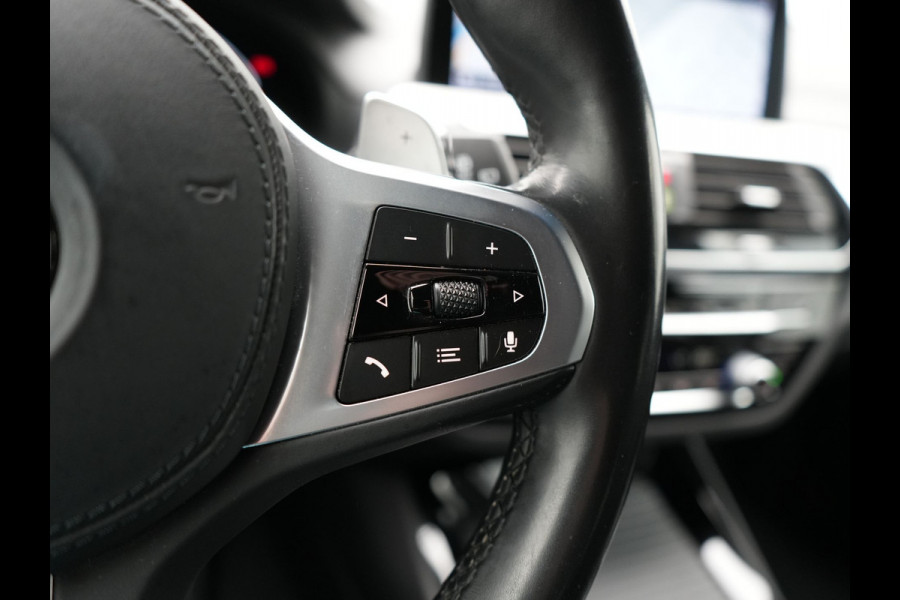 BMW X3 xDrive30e M Sport Plug In Hybrid 293pk Dealer O.H. PHEV | Trekhaak Af Fabriek | Camera | Adaptief Onderstel | Lederen Sportstoelen Verwarmd | Adaptive LED | Hifi Audio | Sfeerverlichting | 20"L.M | Virtual | Navigatie | DAB | Cruise Control |