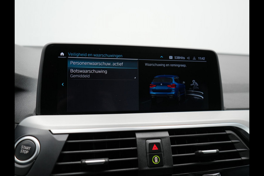 BMW X3 xDrive30e M Sport Plug In Hybrid 293pk Dealer O.H. PHEV | Trekhaak Af Fabriek | Camera | Adaptief Onderstel | Lederen Sportstoelen Verwarmd | Adaptive LED | Hifi Audio | Sfeerverlichting | 20"L.M | Virtual | Navigatie | DAB | Cruise Control |