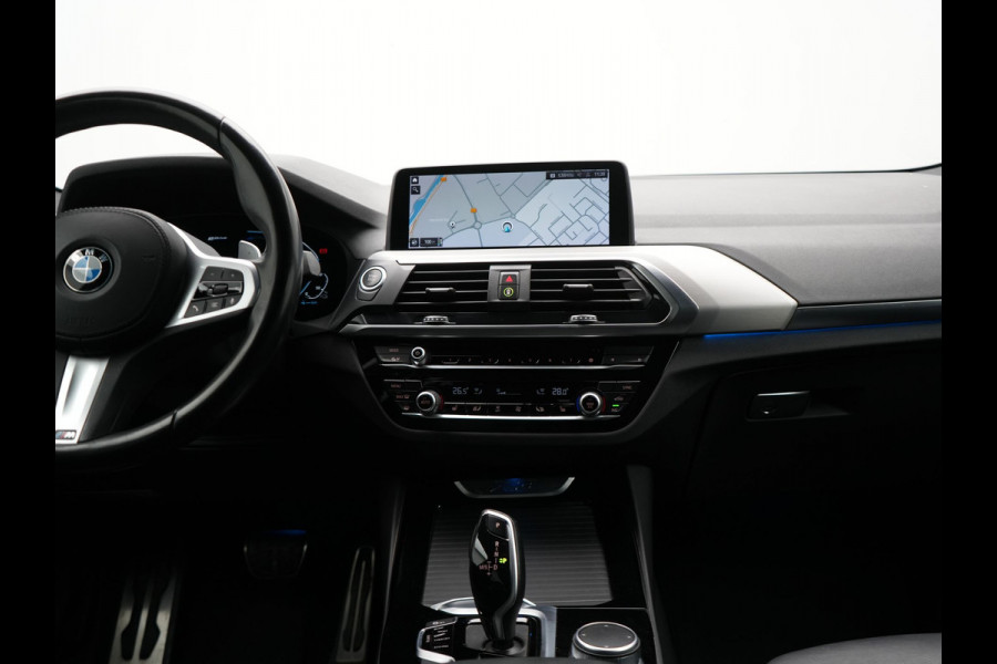 BMW X3 xDrive30e M Sport Plug In Hybrid 293pk Dealer O.H. PHEV | Trekhaak Af Fabriek | Camera | Adaptief Onderstel | Lederen Sportstoelen Verwarmd | Adaptive LED | Hifi Audio | Sfeerverlichting | 20"L.M | Virtual | Navigatie | DAB | Cruise Control |