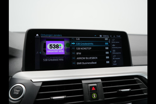 BMW X3 xDrive30e M Sport Plug In Hybrid 293pk Dealer O.H. PHEV | Trekhaak Af Fabriek | Camera | Adaptief Onderstel | Lederen Sportstoelen Verwarmd | Adaptive LED | Hifi Audio | Sfeerverlichting | 20"L.M | Virtual | Navigatie | DAB | Cruise Control |