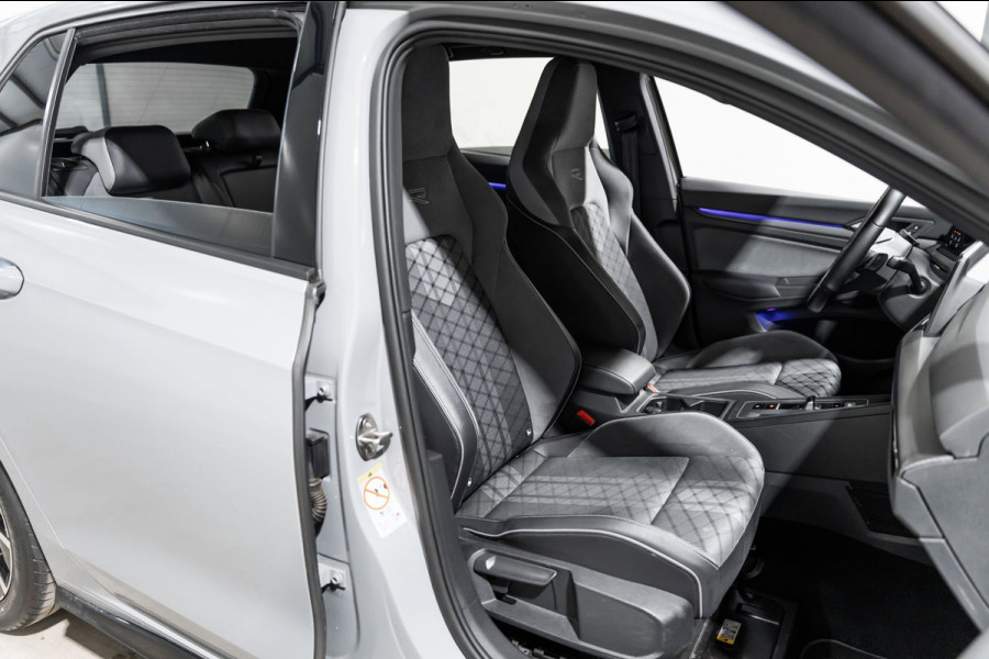 Volkswagen Golf 1.5 eTSI R-Line 2020 DSG IQ PANO CAMERA VIRTUAL