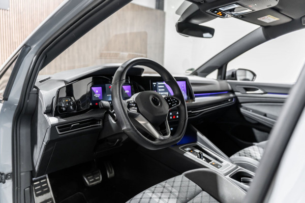 Volkswagen Golf 1.5 eTSI R-Line 2020 DSG IQ PANO CAMERA VIRTUAL