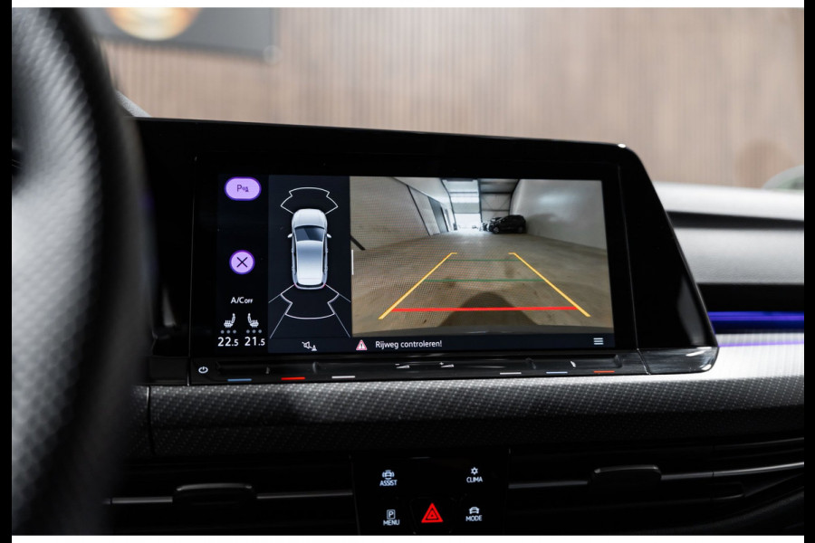 Volkswagen Golf 1.5 eTSI R-Line 2020 DSG IQ PANO CAMERA VIRTUAL