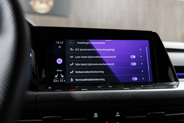 Volkswagen Golf 1.5 eTSI R-Line 2020 DSG IQ PANO CAMERA VIRTUAL