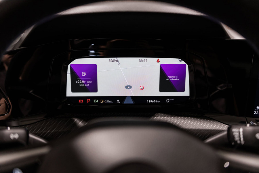 Volkswagen Golf 1.5 eTSI R-Line 2020 DSG IQ PANO CAMERA VIRTUAL