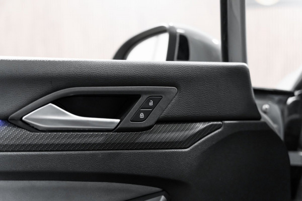 Volkswagen Golf 1.5 eTSI R-Line 2020 DSG IQ PANO CAMERA VIRTUAL