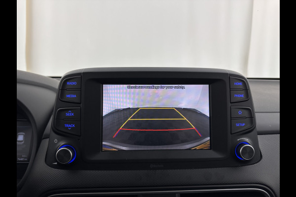 Hyundai Kona EV Comfort 39 kWh [ 3-Fase-11kW] {SOH-98%} (INCL-BTW) *HEATPUMP | DIGI-COCKPIT | ADAPTIVE-CRUISE | CARPLAY | DAB | LANE-ASSIST | KEYLESS | COMFORT-SEATS | CCS-FASTLOADER | SHIFTPADDLES | 17"ALU*