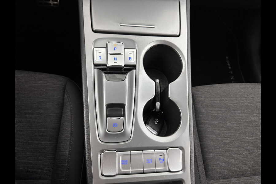 Hyundai Kona EV Comfort 39 kWh [ 3-Fase-11kW] {SOH-98%} (INCL-BTW) *HEATPUMP | DIGI-COCKPIT | ADAPTIVE-CRUISE | CARPLAY | DAB | LANE-ASSIST | KEYLESS | COMFORT-SEATS | CCS-FASTLOADER | SHIFTPADDLES | 17"ALU*