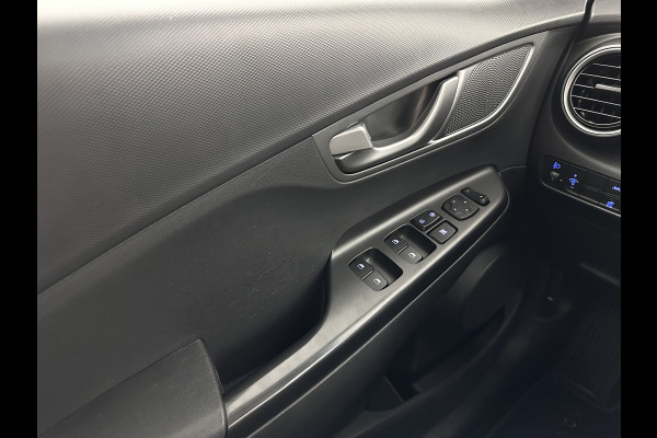 Hyundai Kona EV Comfort 39 kWh [ 3-Fase-11kW] {SOH-98%} (INCL-BTW) *HEATPUMP | DIGI-COCKPIT | ADAPTIVE-CRUISE | CARPLAY | DAB | LANE-ASSIST | KEYLESS | COMFORT-SEATS | CCS-FASTLOADER | SHIFTPADDLES | 17"ALU*