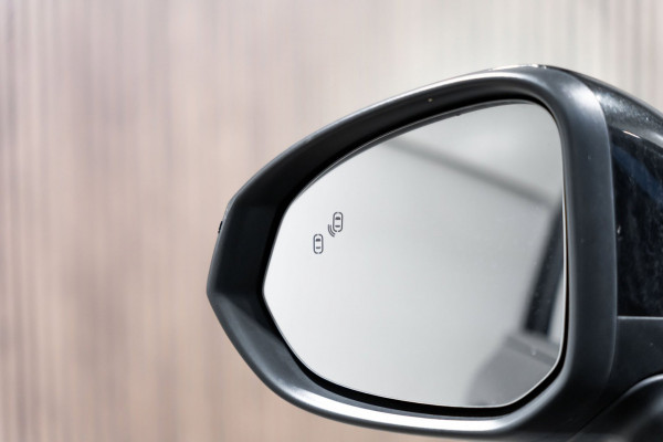 Lynk & Co 01 1.5 2022 LED PANO CAMERA 20INCH NAVI