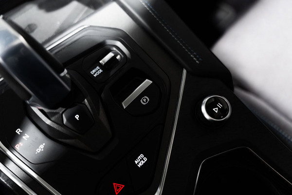 Lynk & Co 01 1.5 2022 LED PANO CAMERA 20INCH NAVI