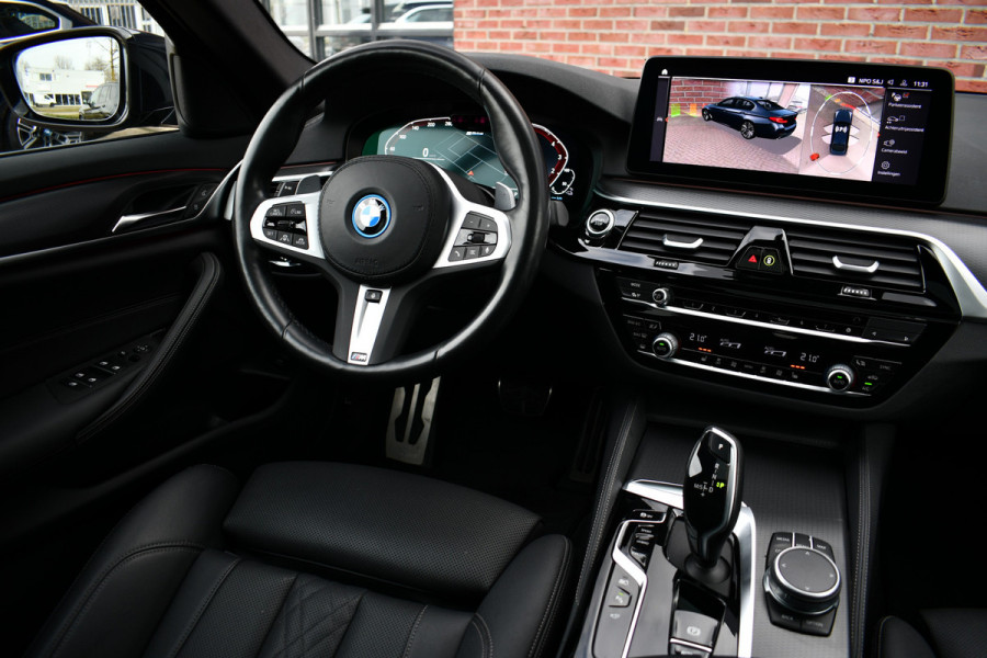 BMW 5 Serie 530e M-Sport Pano Trekh ACC HUD 360 Laser El-Klep