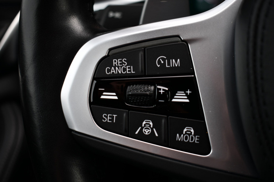 BMW 5 Serie 530e M-Sport Pano Trekh ACC HUD 360 Laser El-Klep