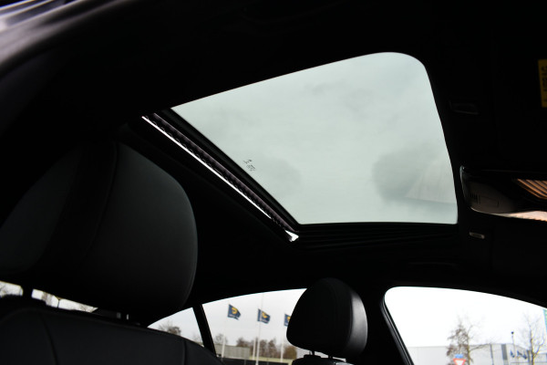 BMW 5 Serie 530e M-Sport Pano Trekh ACC HUD 360 Laser El-Klep