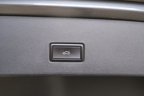 Volkswagen T-Roc 1.5 TSI Style Business Automaat - N.A.P. Airco, Carplay, Navi, PDc, Cruise.