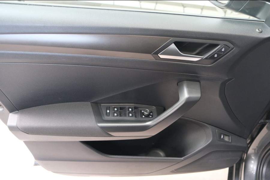 Volkswagen T-Roc 1.5 TSI Style Business Automaat - N.A.P. Airco, Carplay, Navi, PDc, Cruise.