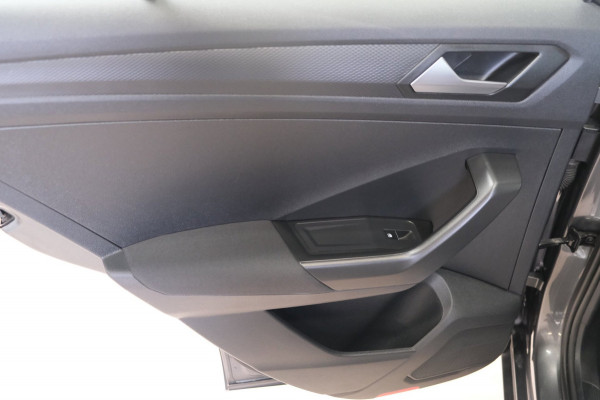 Volkswagen T-Roc 1.5 TSI Style Business Automaat - N.A.P. Airco, Carplay, Navi, PDc, Cruise.