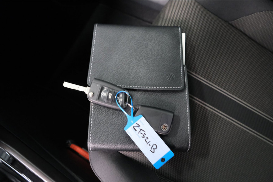 Volkswagen T-Roc 1.5 TSI Style Business Automaat - N.A.P. Airco, Carplay, Navi, PDc, Cruise.