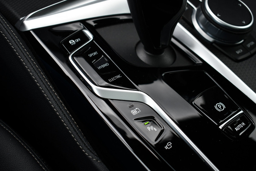 BMW 5 Serie 530e M-Sport Pano Trekh ACC HUD 360 Laser El-Klep