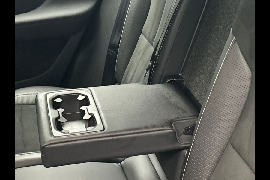 Volvo XC40 Recharge P8 AWD R-Design | SOH 93% | Origineel NL | Camera | Stuur + Stoelverwarming | Apple/Carplay