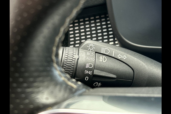 Volvo XC40 Recharge P8 AWD R-Design | SOH 93% | Origineel NL | Camera | Stuur + Stoelverwarming | Apple/Carplay