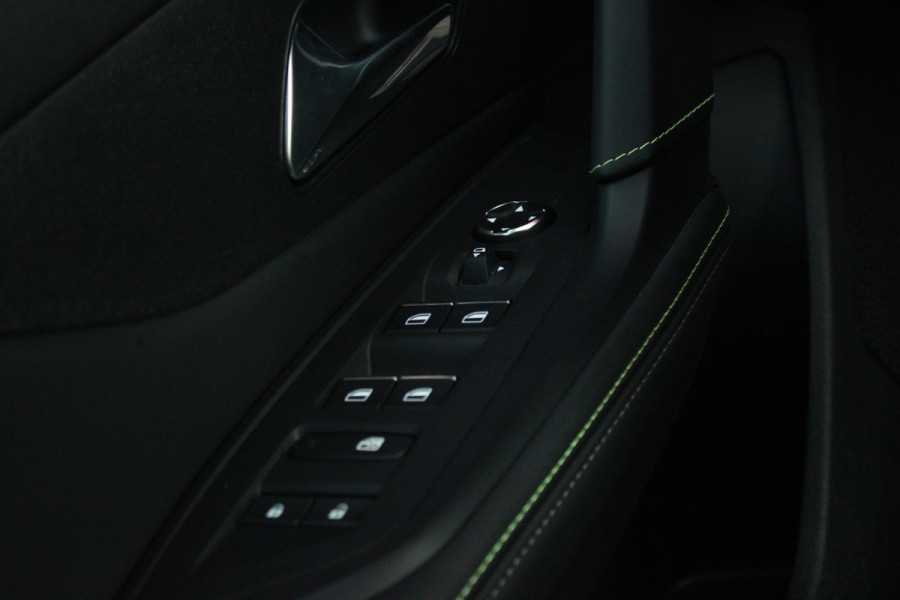 Peugeot 308 1.6 HYbrid 225PK AUTOMAAT GT PACK BUSINESS | PANO DAK | FOCAL AUDIO | FULL LED KOPLAMPEN | MASSAGE STOELEN | STOEL/STUUR VERW. | NAVIGATIE | CAMERA | ADAPTIVE CRUISE | DODEHOEK BEWAKING | DRAADLOZE TELEFOONLADER | KEYLESS ENTRY |