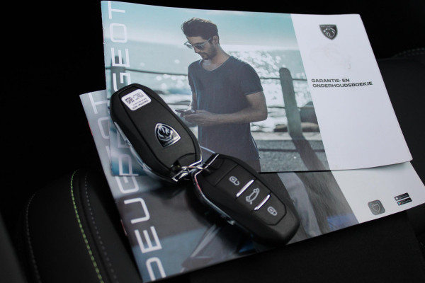 Peugeot 308 1.6 HYbrid 225PK AUTOMAAT GT PACK BUSINESS | PANO DAK | FOCAL AUDIO | FULL LED KOPLAMPEN | MASSAGE STOELEN | STOEL/STUUR VERW. | NAVIGATIE | CAMERA | ADAPTIVE CRUISE | DODEHOEK BEWAKING | DRAADLOZE TELEFOONLADER | KEYLESS ENTRY |