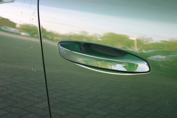 Peugeot 308 1.6 HYbrid 225PK AUTOMAAT GT PACK BUSINESS | PANO DAK | FOCAL AUDIO | FULL LED KOPLAMPEN | MASSAGE STOELEN | STOEL/STUUR VERW. | NAVIGATIE | CAMERA | ADAPTIVE CRUISE | DODEHOEK BEWAKING | DRAADLOZE TELEFOONLADER | KEYLESS ENTRY |