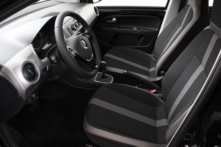 Volkswagen up! 1.0 Automaat high up! | Airco | Lichtmetalen velgen | Radio | Bluetooth