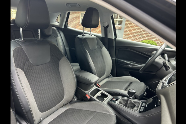 Opel Grandland 1.2 Turbo 130pk Innov. Camera, Carplay, Navi, 18" LMV