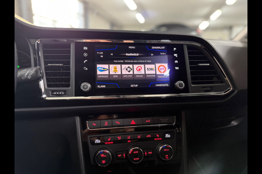 Seat Ateca 2.0 TSI FR 4DRIVE | Pano | Parkeerstuurassistent met Top View | Leder Pakket | Ambient | Exclusive Performance velgen |