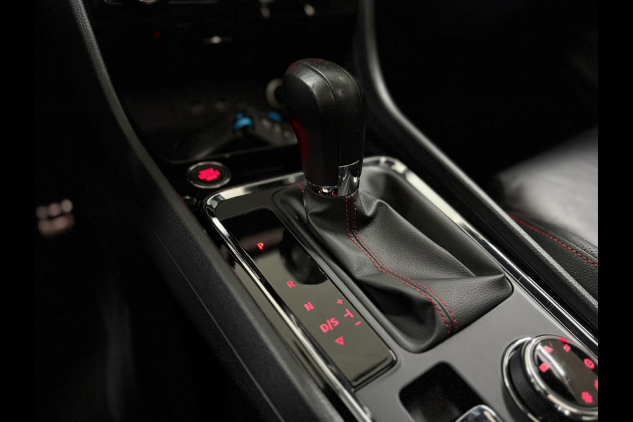 Seat Ateca 2.0 TSI FR 4DRIVE | Pano | Parkeerstuurassistent met Top View | Leder Pakket | Ambient | Exclusive Performance velgen |