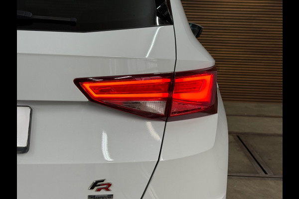 Seat Ateca 2.0 TSI FR 4DRIVE | Pano | Parkeerstuurassistent met Top View | Leder Pakket | Ambient | Exclusive Performance velgen |