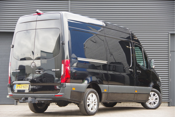 Mercedes-Benz Sprinter 319 3.0 CDI V6 L2H2 AUT. MARGE! LED, 360 CAMERA, TREKHAAK, STANDKACHEL, MBUX 10'', CRUISE, CLIMA, STOELVERWARMING