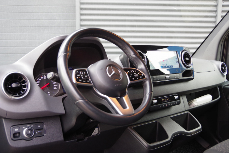 Mercedes-Benz Sprinter 319 3.0 CDI V6 L2H2 AUT. MARGE! LED, 360 CAMERA, TREKHAAK, STANDKACHEL, MBUX 10'', CRUISE, CLIMA, STOELVERWARMING
