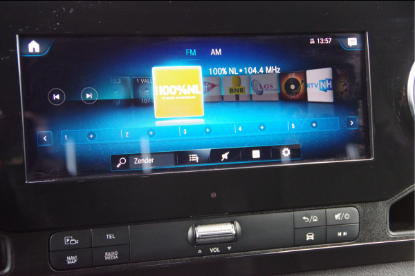 Mercedes-Benz Sprinter 319 3.0 CDI V6 L2H2 AUT. MARGE! LED, 360 CAMERA, TREKHAAK, STANDKACHEL, MBUX 10'', CRUISE, CLIMA, STOELVERWARMING