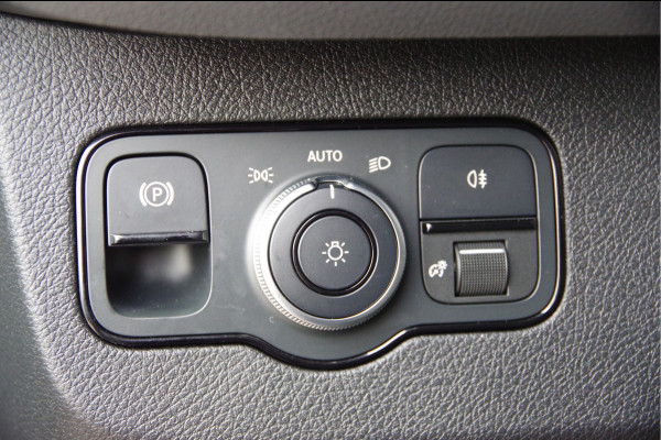Mercedes-Benz Sprinter 319 3.0 CDI V6 L2H2 AUT. MARGE! LED, 360 CAMERA, TREKHAAK, STANDKACHEL, MBUX 10'', CRUISE, CLIMA, STOELVERWARMING