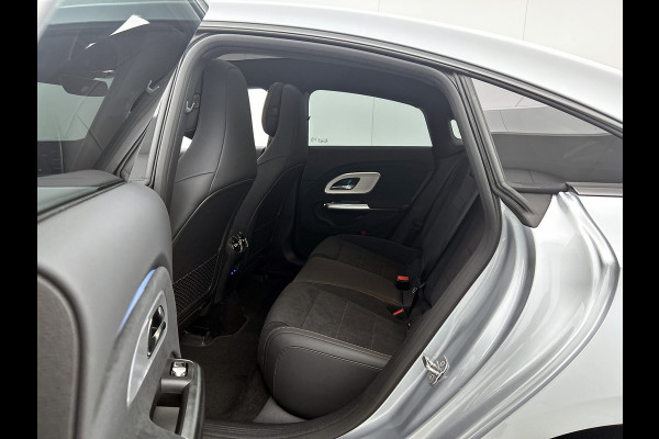 Mercedes-Benz CLA-Klasse 250+ Launch Edition 85 kWh | Warmtepomp | Memorypakket | Nightpakket | Smartphone integratie | Multibeam LED | Antidiefstal pakket URBAN GUARD | 19 inch AMG velgen | Sierdelen aluminium |