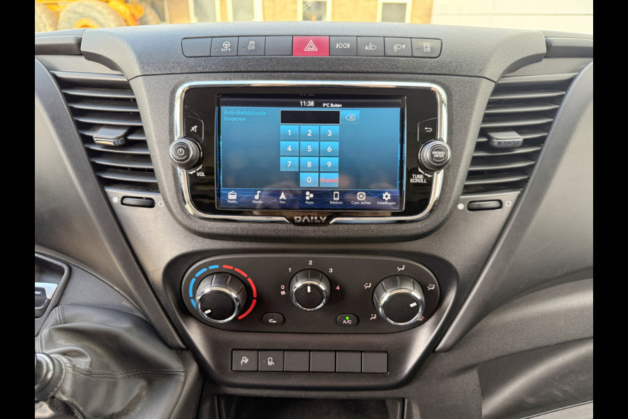 Iveco Daily 35S18 3.0 L2H2 Airco Adaptieve Cruise Control Camera Navigatie Lucht geveerde stoel .